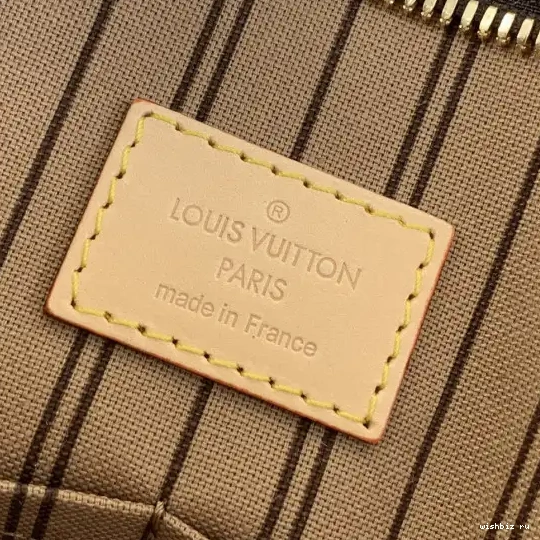 WIS LOUIS VUITTON Mezzo 0430